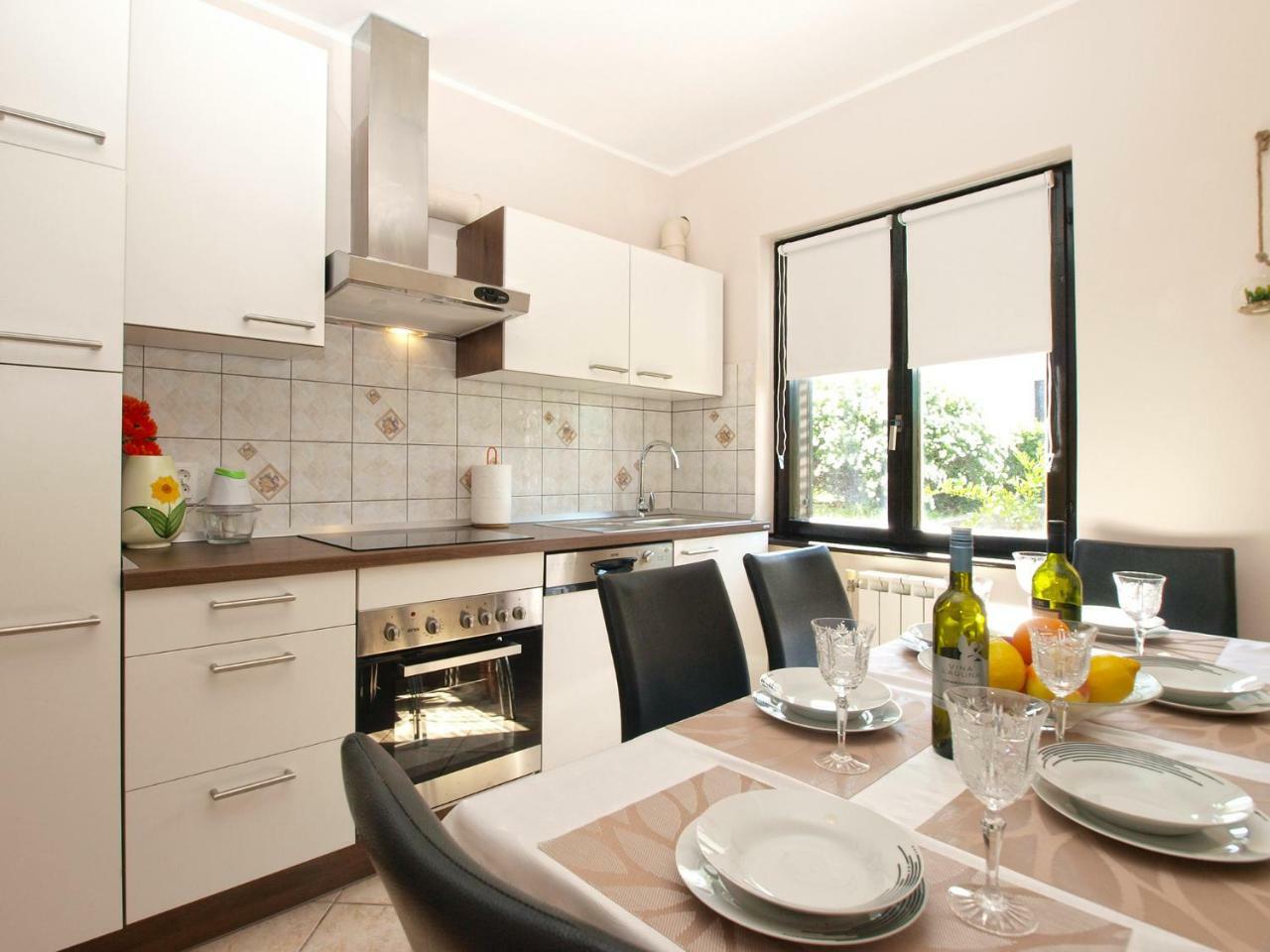 Apartment Nadia 1844 Pula